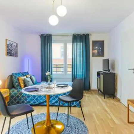 Down-town I Private Parking I Bright 科尔马