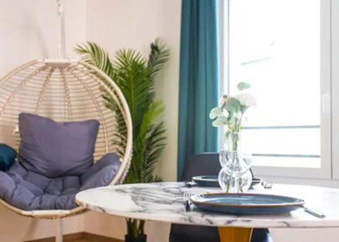 Down-town I Private Parking I Bright