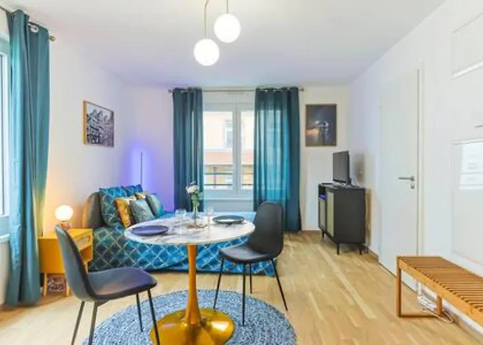 Down-town I Private Parking I Bright 科尔马